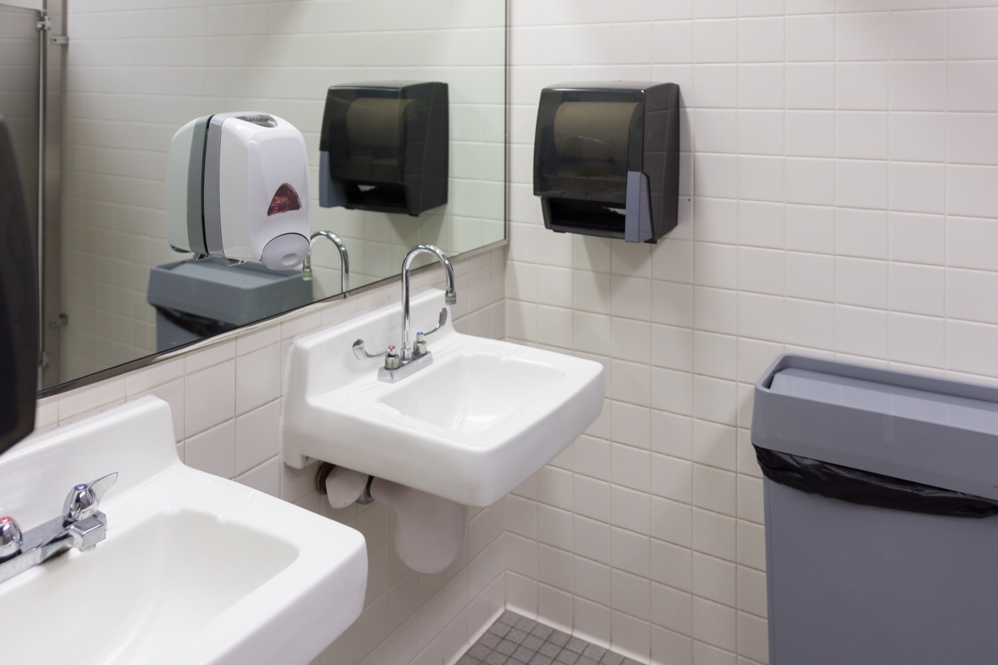 Why Commercial Sink Problems Should Never Be Ignored—and How to Fix Them Fast